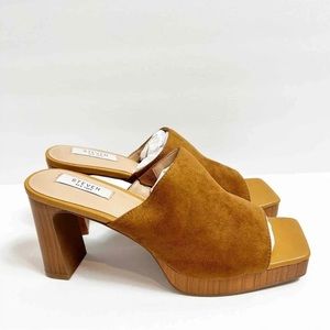 • STEVEN NEW YORK Pamelo Platform
Heeled Mule in Tan